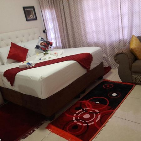Serowe Rest & Digest Bed & Breakfast エクステリア 写真