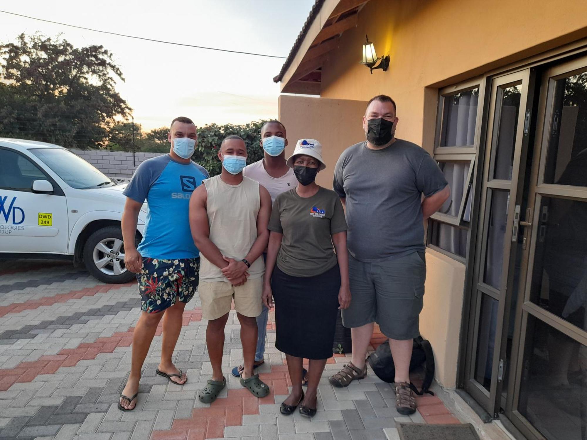 Serowe Rest & Digest Bed & Breakfast エクステリア 写真