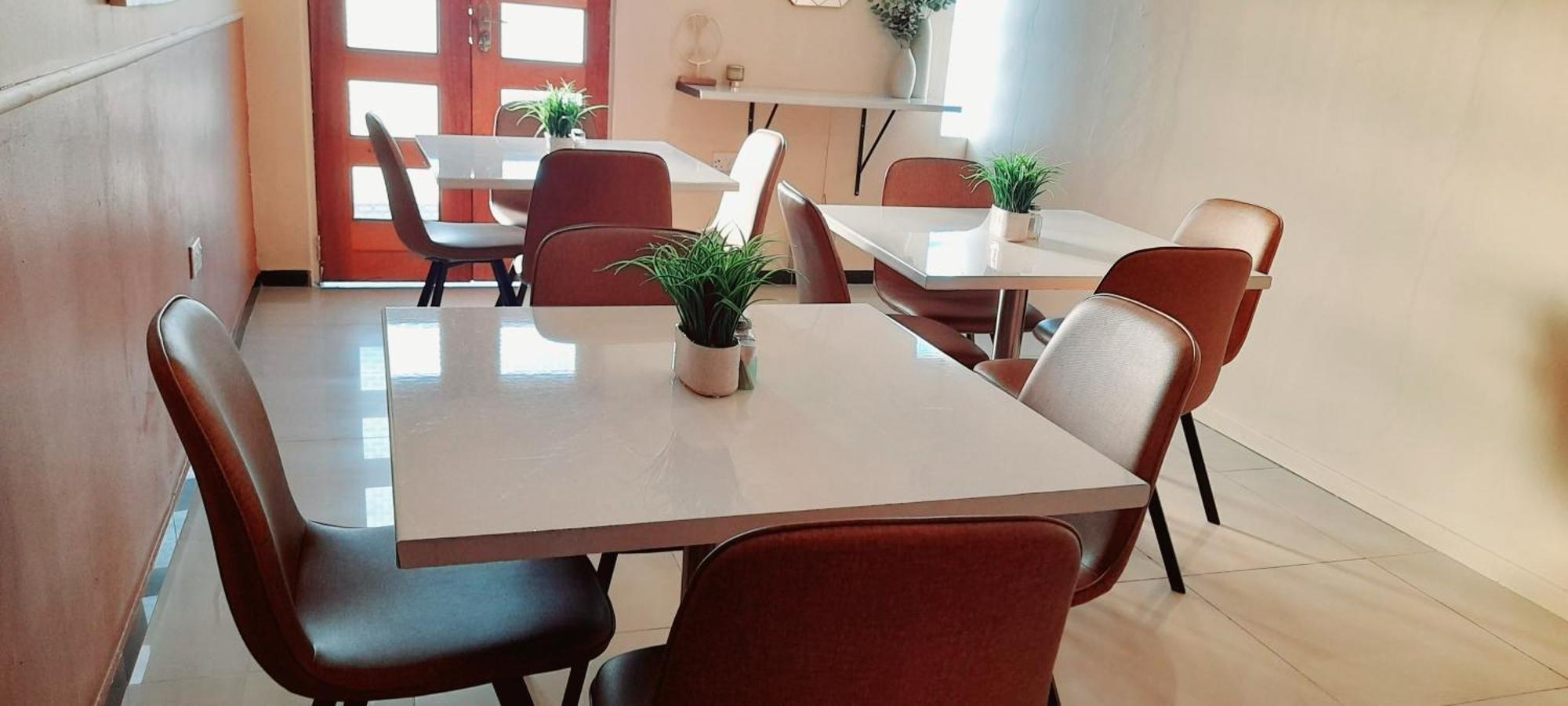 Serowe Rest & Digest Bed & Breakfast エクステリア 写真