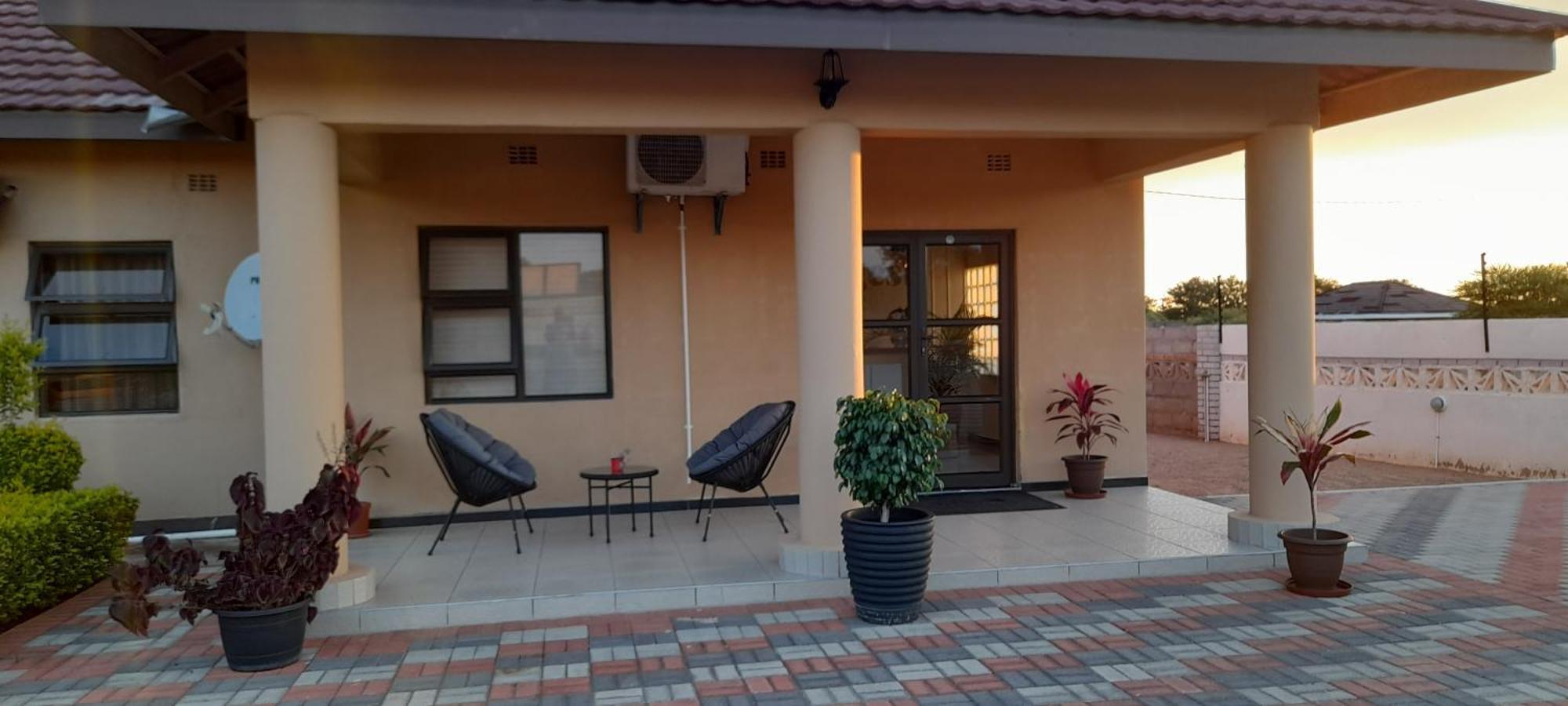 Serowe Rest & Digest Bed & Breakfast エクステリア 写真
